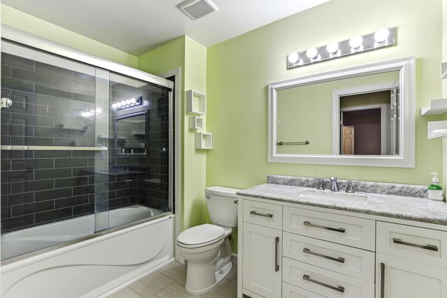 1775 Donegal Drive 2, Woodbury, MN 55125