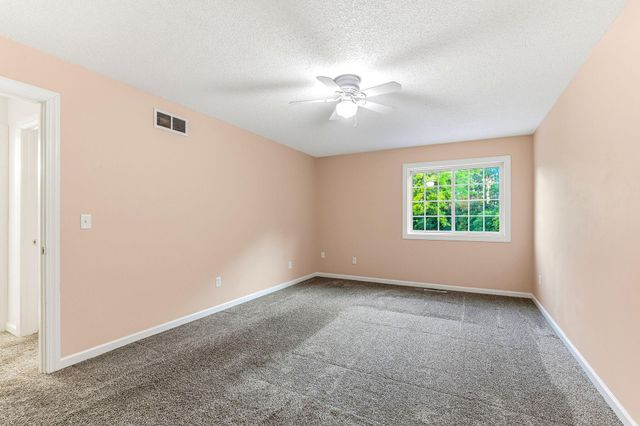 1775 Donegal Drive 2, Woodbury, MN 55125