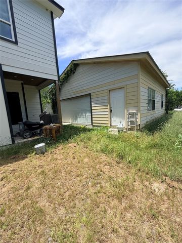 2030 Ash ST, San Marcos, TX 78666