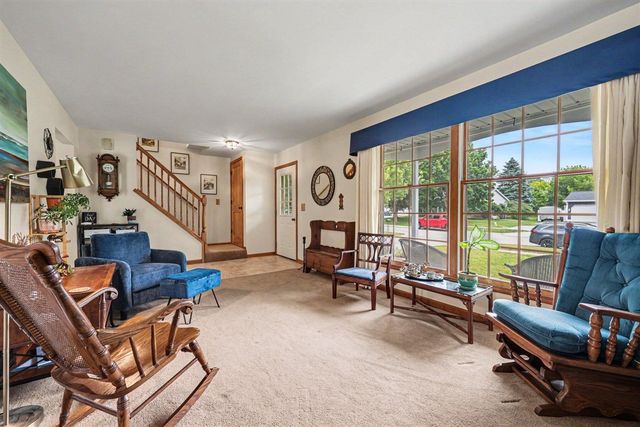 579 Venna Place, Coopersville, MI 49404