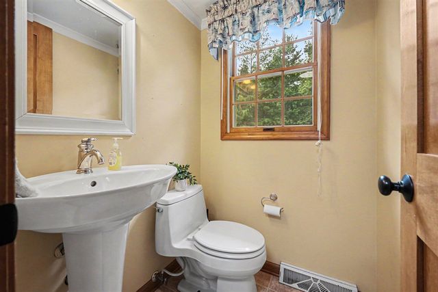 579 Venna Place, Coopersville, MI 49404