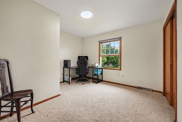 579 Venna Place, Coopersville, MI 49404