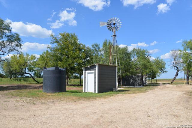 16070 FM 140, Pearsall, TX 78061