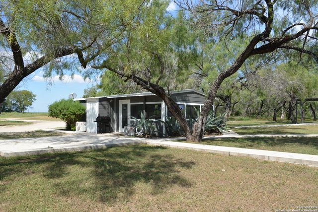 16070 FM 140, Pearsall, TX 78061