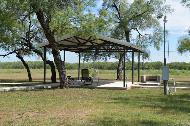 16070 FM 140, Pearsall, TX 78061