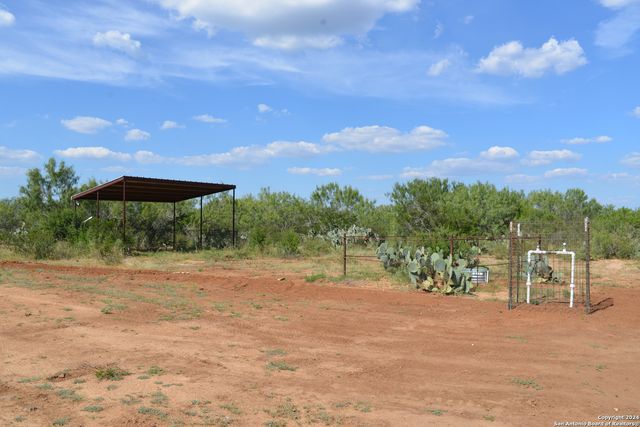 16070 FM 140, Pearsall, TX 78061