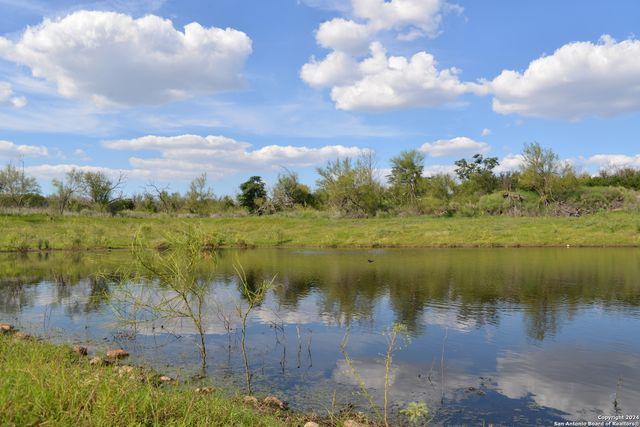 16070 FM 140, Pearsall, TX 78061