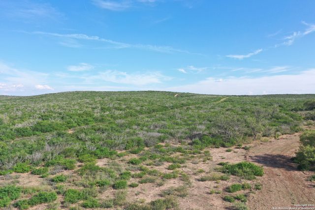 16070 FM 140, Pearsall, TX 78061