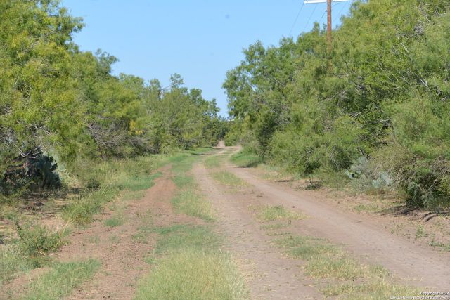 16070 FM 140, Pearsall, TX 78061