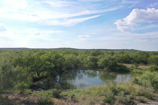 16070 FM 140, Pearsall, TX 78061