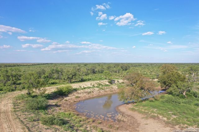 16070 FM 140, Pearsall, TX 78061