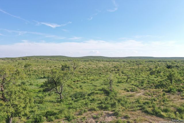 16070 FM 140, Pearsall, TX 78061