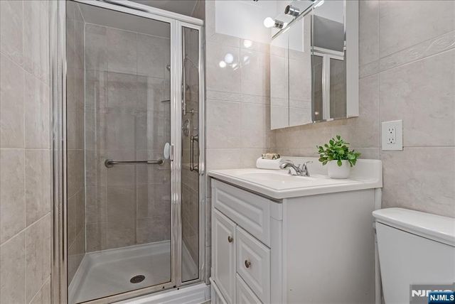 530 Valley Road C003L, Montclair, NJ 07043