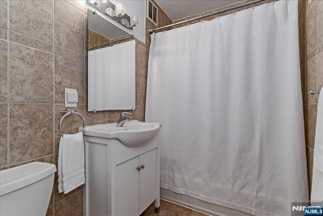 530 Valley Road C003L, Montclair, NJ 07043