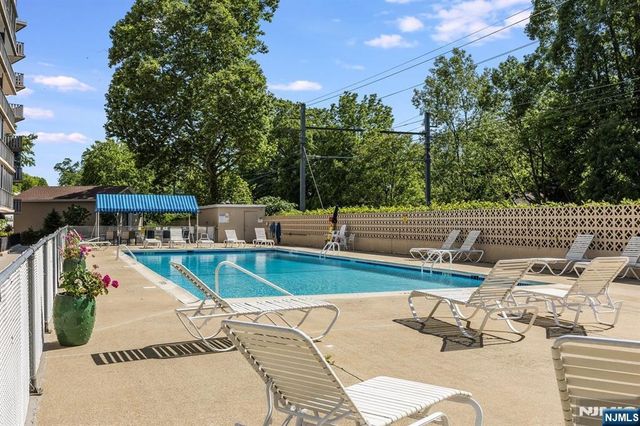 530 Valley Road C003L, Montclair, NJ 07043