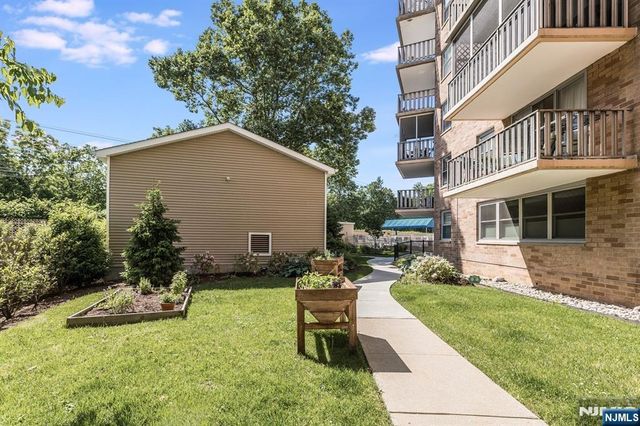 530 Valley Road C003L, Montclair, NJ 07043