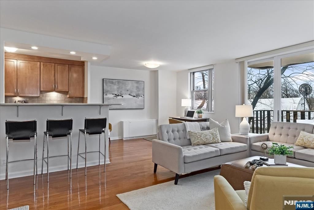 530 Valley Road C003L, Montclair, NJ 07043