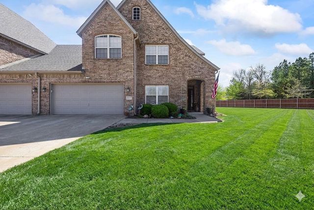 4017 N Meadow View Drive, Fayetteville, AR 72703