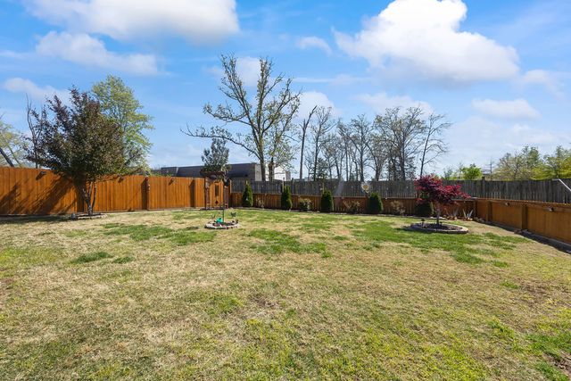 4017 N Meadow View Drive, Fayetteville, AR 72703