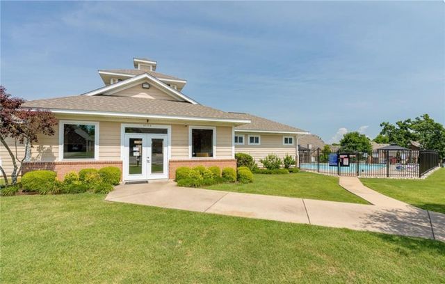 4017 N Meadow View Drive, Fayetteville, AR 72703