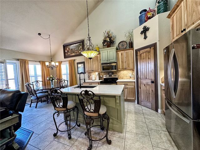 4017 N Meadow View Drive, Fayetteville, AR 72703