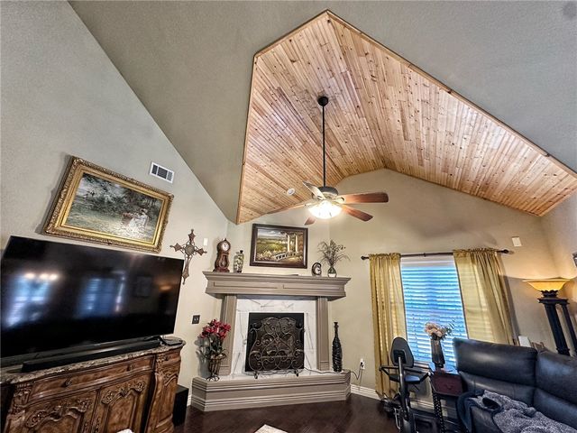 4017 N Meadow View Drive, Fayetteville, AR 72703