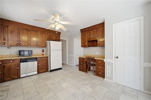 904 Stockbridge DR, Virginia Beach, VA 23464