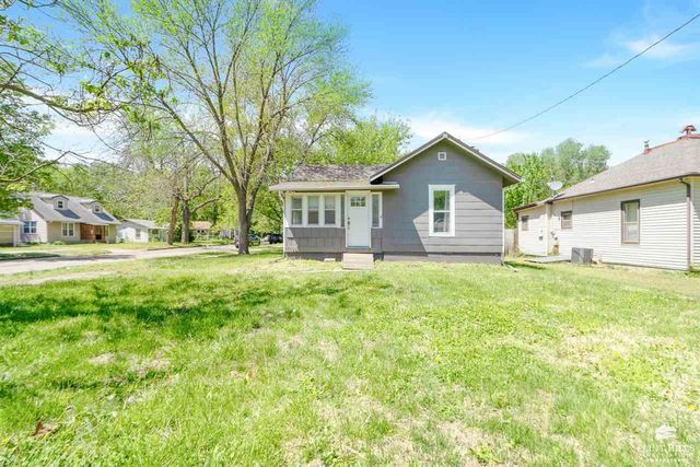 320 S Manhattan Avenue, Manhattan, KS 66502