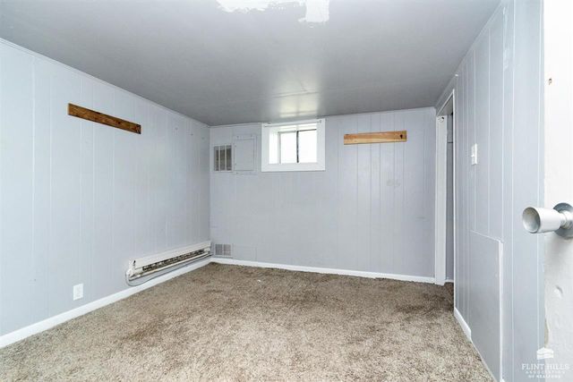 320 S Manhattan Avenue, Manhattan, KS 66502