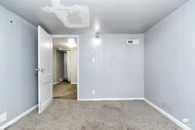 320 S Manhattan Avenue, Manhattan, KS 66502