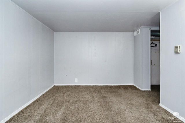 320 S Manhattan Avenue, Manhattan, KS 66502