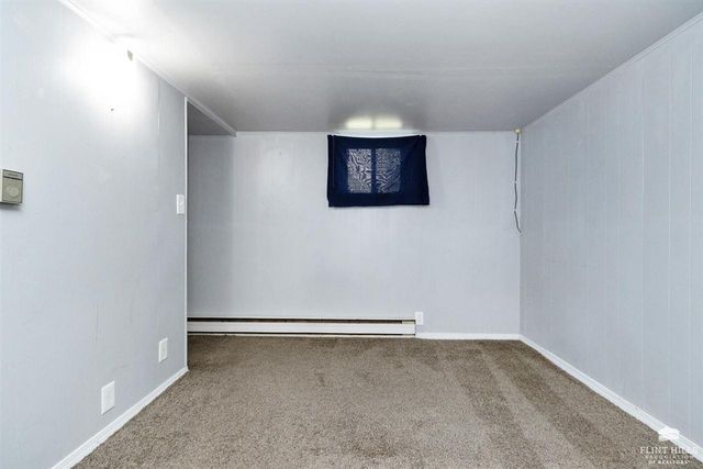 320 S Manhattan Avenue, Manhattan, KS 66502