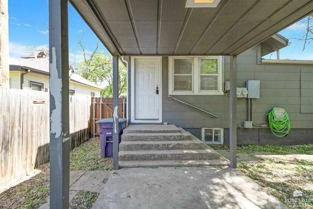 320 S Manhattan Avenue, Manhattan, KS 66502