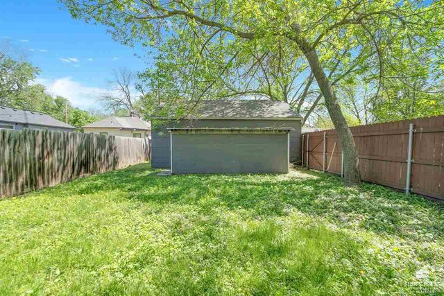 320 S Manhattan Avenue, Manhattan, KS 66502