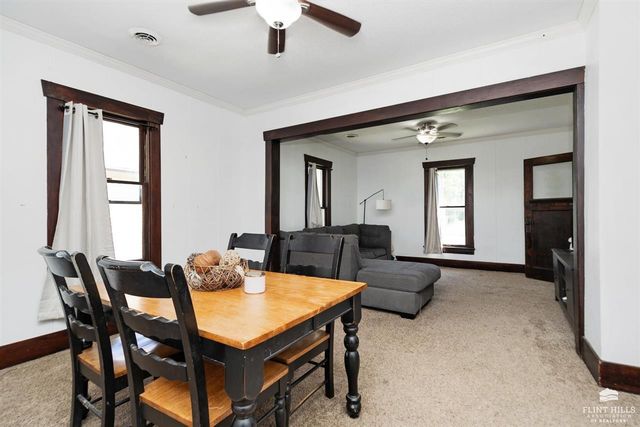 320 S Manhattan Avenue, Manhattan, KS 66502