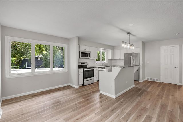 1415 Fairlane Drive, Bettendorf, IA 52722