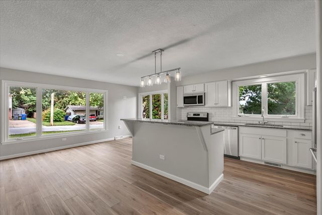 1415 Fairlane Drive, Bettendorf, IA 52722