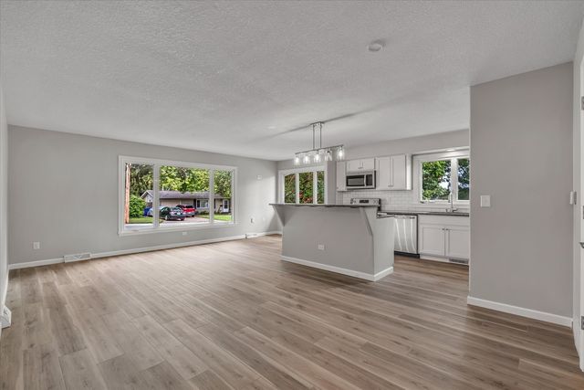1415 Fairlane Drive, Bettendorf, IA 52722