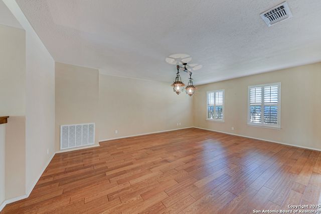 2943 Kingsford, San Antonio, TX 78259