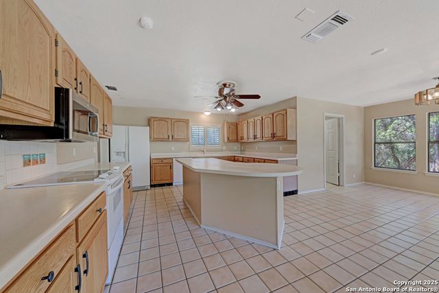 2943 Kingsford, San Antonio, TX 78259