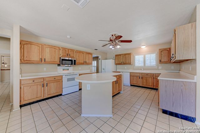 2943 Kingsford, San Antonio, TX 78259