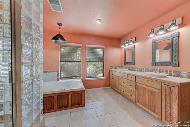 2943 Kingsford, San Antonio, TX 78259