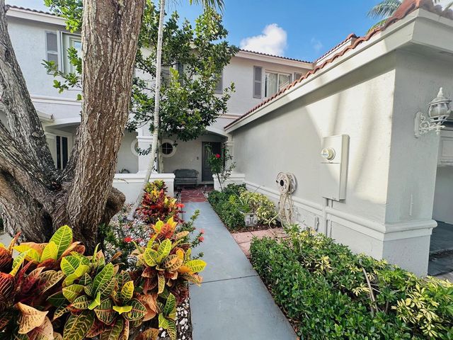 8023 Big Pine Way, Riviera Beach, FL 33407