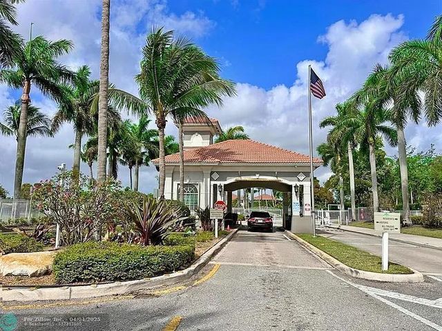 8023 Big Pine Way, Riviera Beach, FL 33407