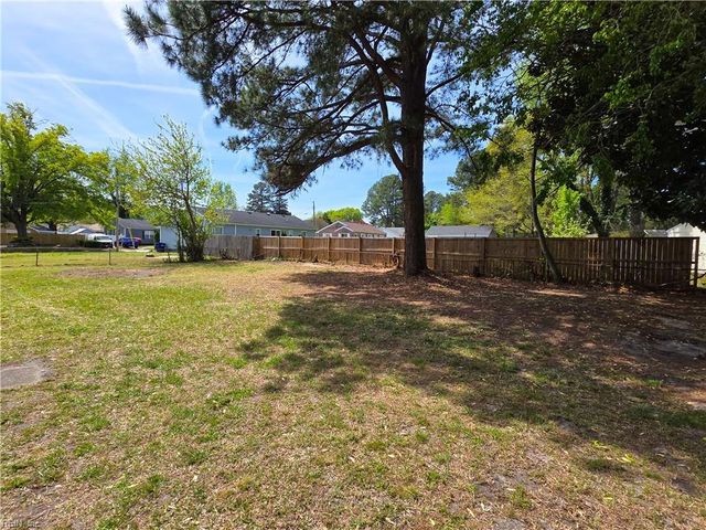 303 Bunche BLVD, Portsmouth, VA 23701