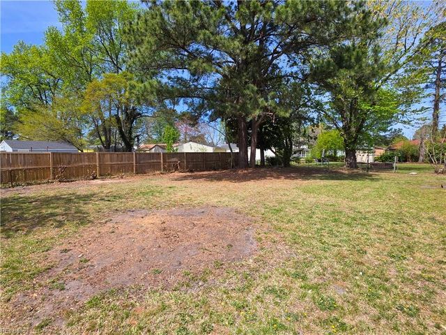 303 Bunche BLVD, Portsmouth, VA 23701