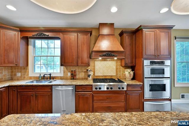 254 Wilson Avenue, Paramus, NJ 07652