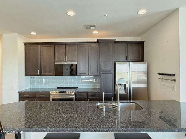 2511 W Queen Creek Road 320, Chandler, AZ 85248