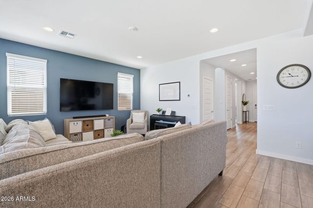 8324 E Paloma Avenue, Mesa, AZ 85212