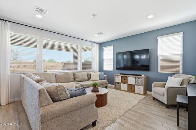 8324 E Paloma Avenue, Mesa, AZ 85212